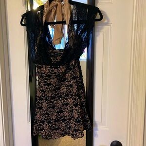 Ann Ferriday Black Floral Lace-Trim Sleeveless Top with Beige Tie